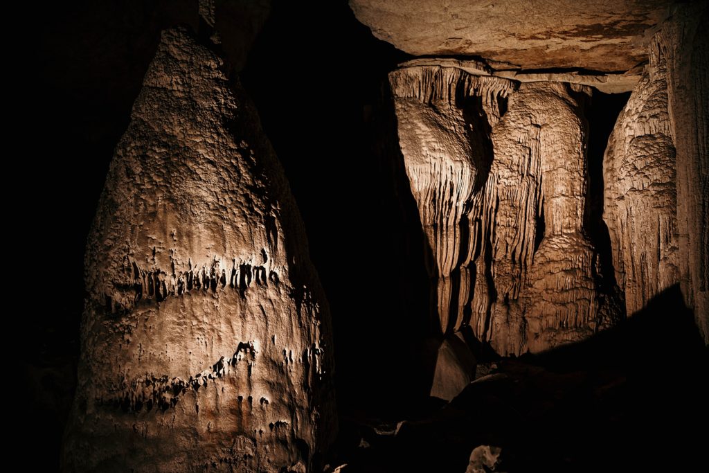 la boucle de thakhek konglor cave