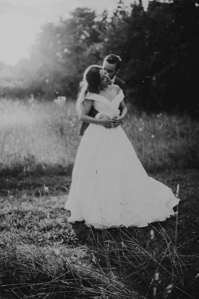 Photographe Mariage Giverny mariés en noir et blanc